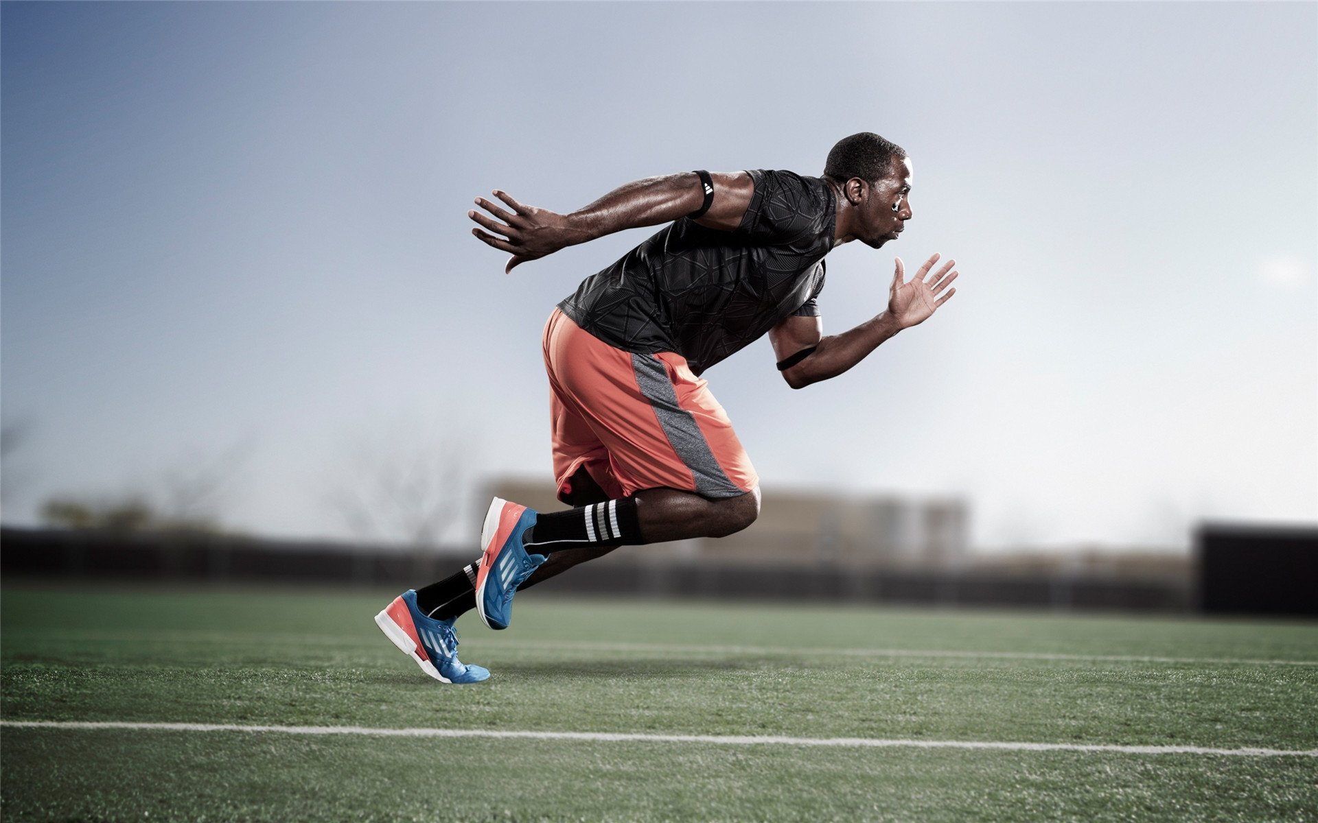 《电竞赛事安全保障：保障线上线下双重安全》，线下电竞活动比赛