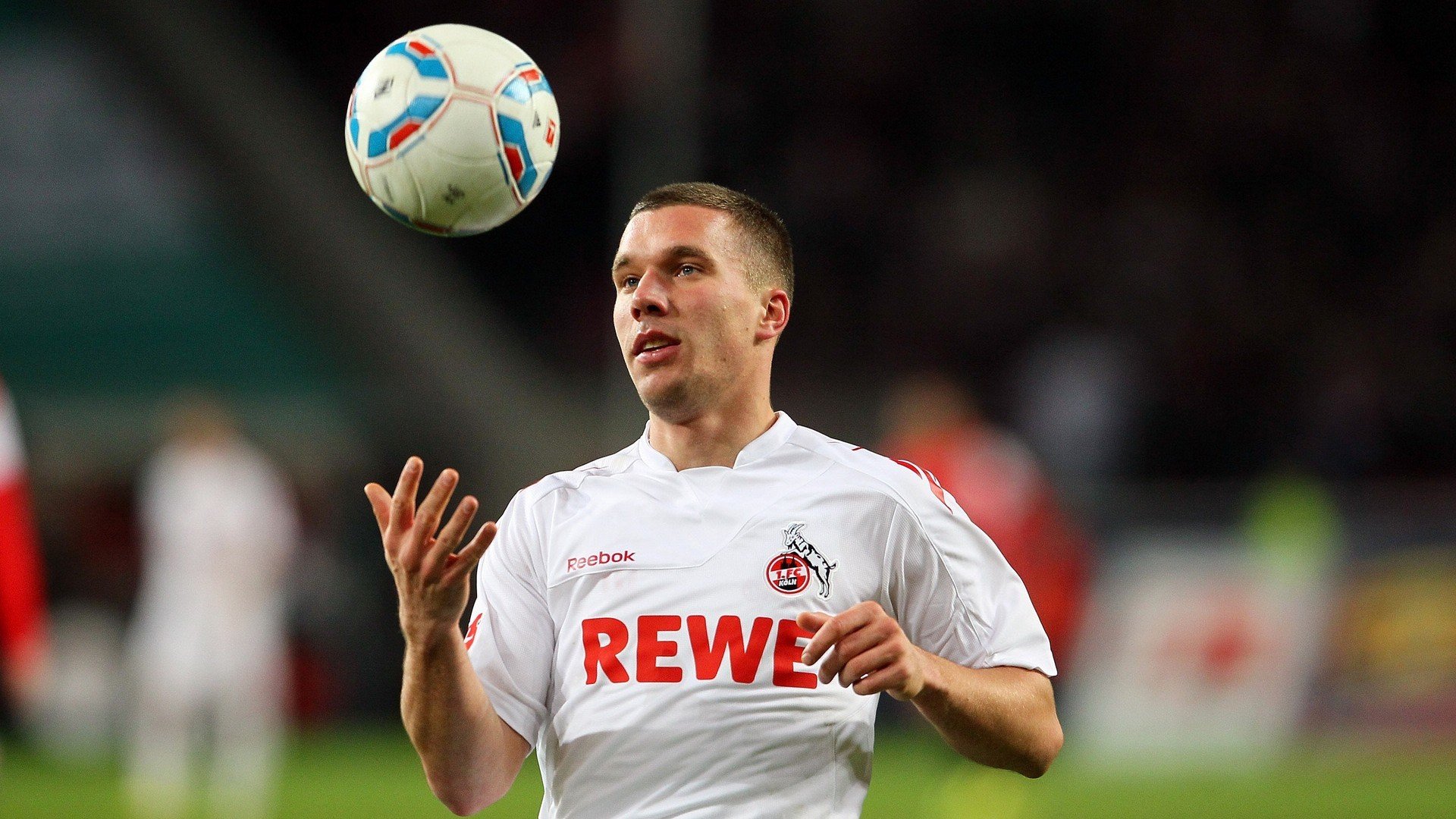 赛季结束在即，球队阵容调整成焦点，球队最新赛季